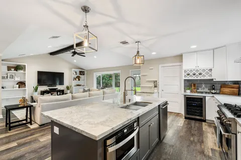 $575,000 | 10735 Cedar Creek Drive, Houston, TX 77042