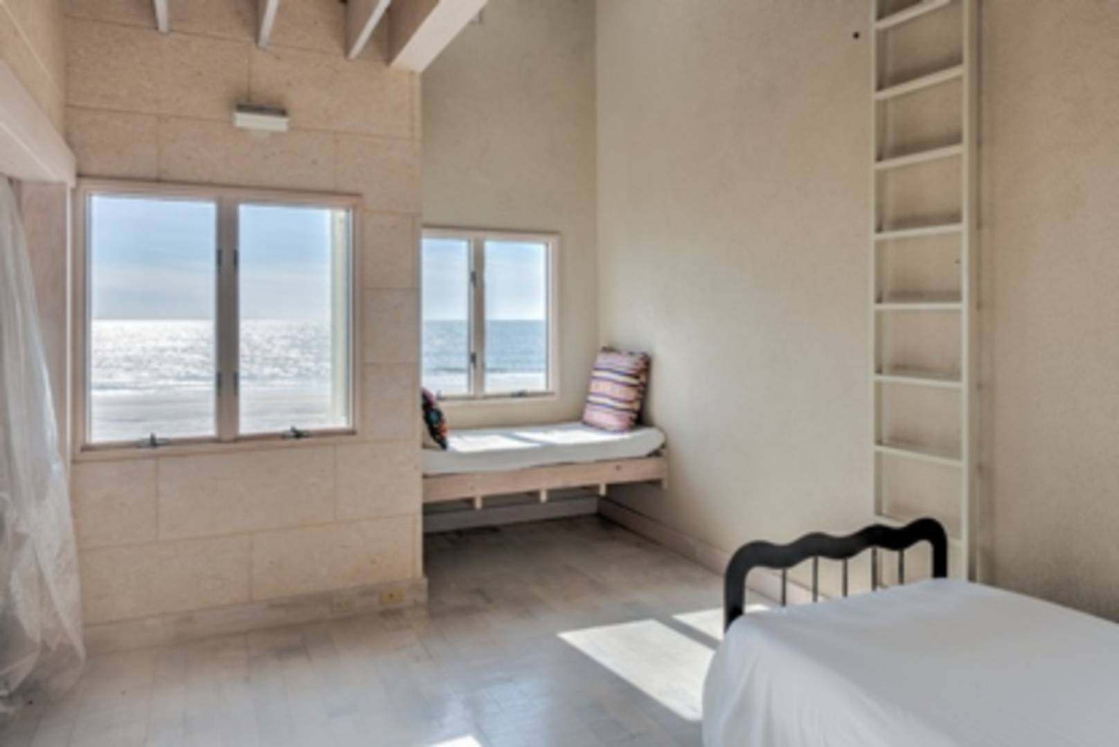 155 Surfside Drive Bridgehampton, NY 11932 - Photo 12 of 18