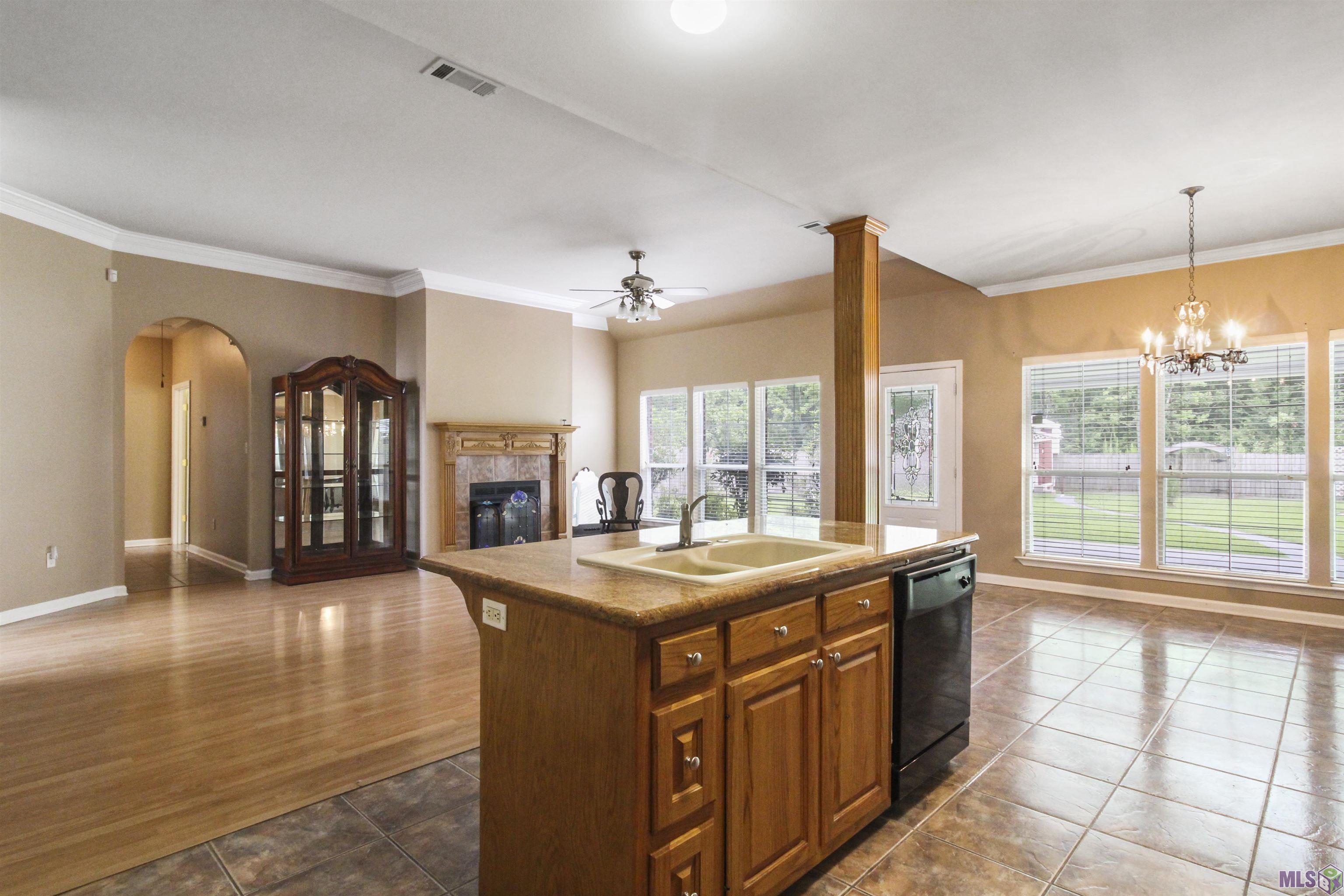 13384 Arnold Road Walker, LA 70785 - Photo 15 of 31 Gallery Image 15