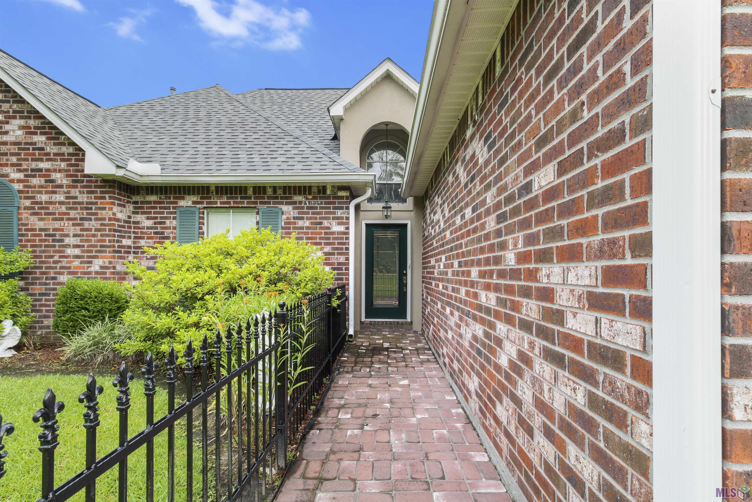 13384 Arnold Road Walker, LA 70785 - Photo 2 of 31 Gallery Image 2