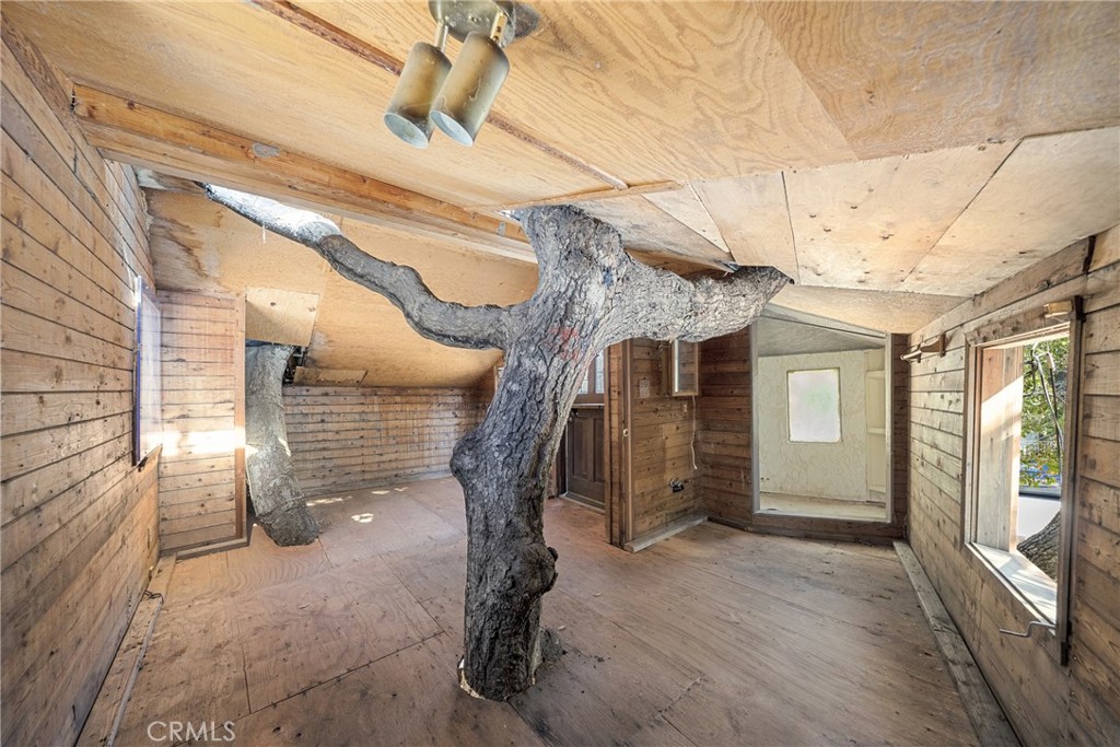 26251 Ravenhill Road Canyon Country, CA 91387 - Photo 44 of 64 tree house3