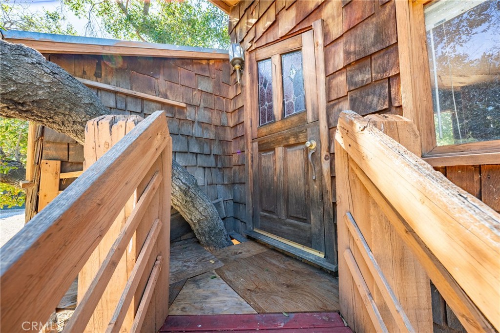 26251 Ravenhill Road Canyon Country, CA 91387 - Photo 45 of 64 tree house entrance