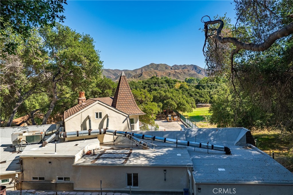 26251 Ravenhill Road Canyon Country, CA 91387 - Photo 47 of 64 a aerial view of a house