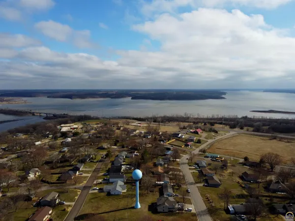 $287,000 | 308 Kansa Drive, Ozawkie, KS 66070