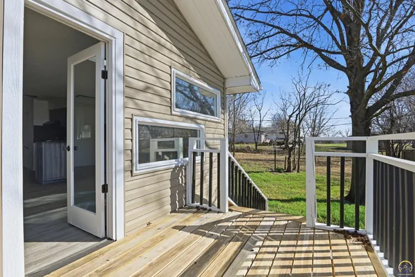 $287,000 | 308 Kansa Drive, Ozawkie, KS 66070