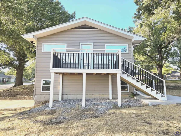 $287,000 | 308 Kansa Drive, Ozawkie, KS 66070