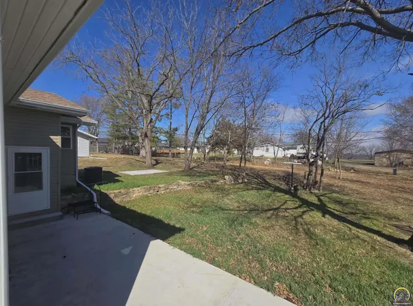 $287,000 | 308 Kansa Drive, Ozawkie, KS 66070