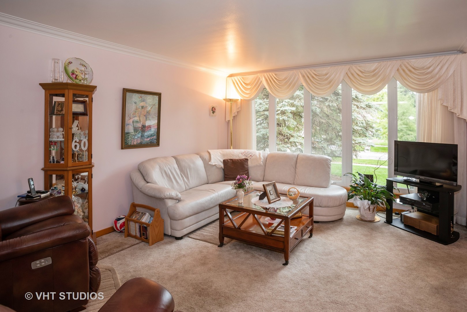 547 Selborne Road Riverside, IL 60546 - Photo 3 of 11