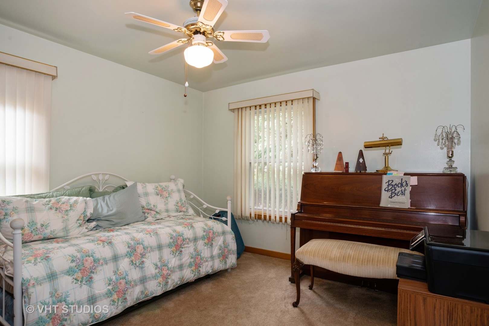 547 Selborne Road Riverside, IL 60546 - Photo 9 of 11
