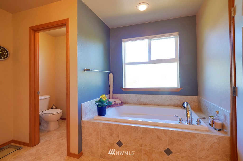 105 182nd Place Southwest Bothell, WA 98012 - Photo 12 of 15