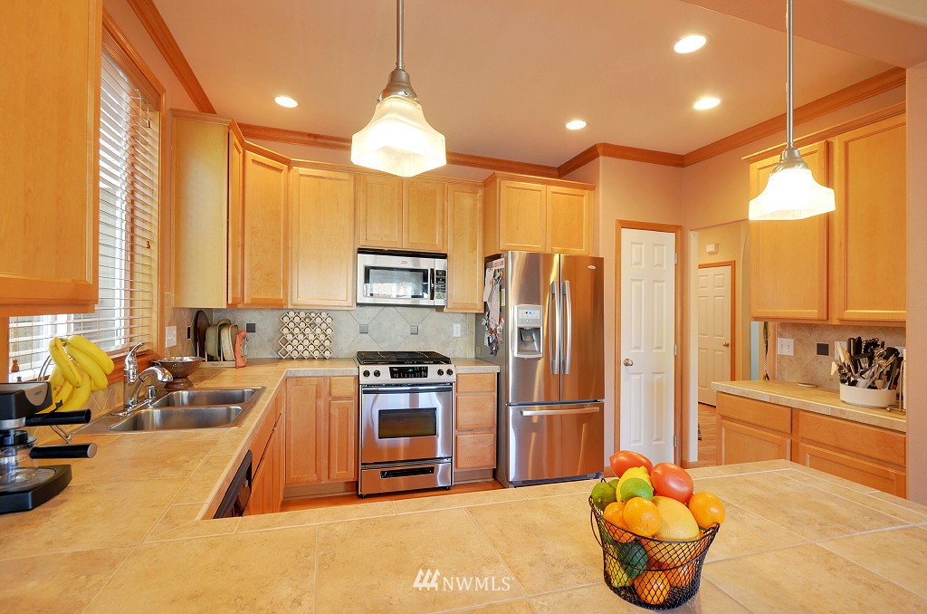 105 182nd Place Southwest Bothell, WA 98012 - Photo 8 of 15