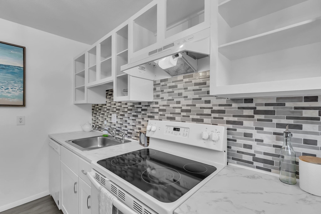 170 East Hadley Road, Unit 58 Amherst, MA 01002 - Photo 4 of 40 Gallery Image 4