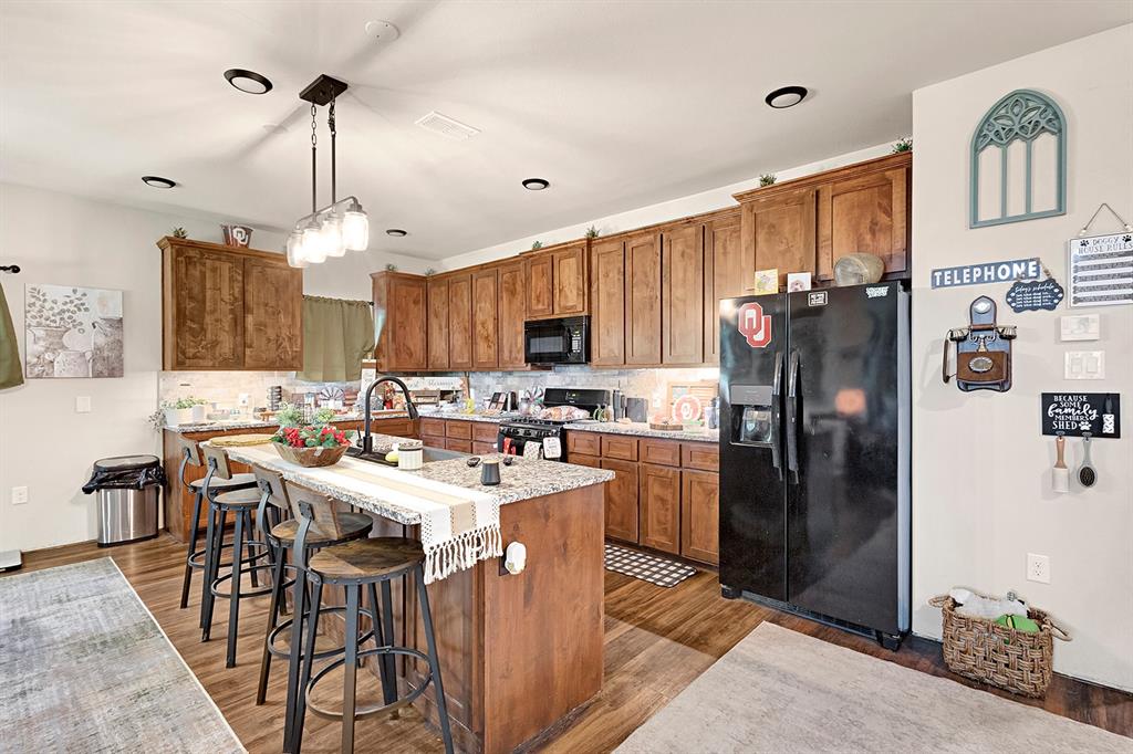 540 East Main Street Pilot Point, TX 76258 - Photo 11 of 28