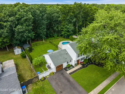 $575,000 | 1466 Arapaho Court, Toms River, NJ 08755