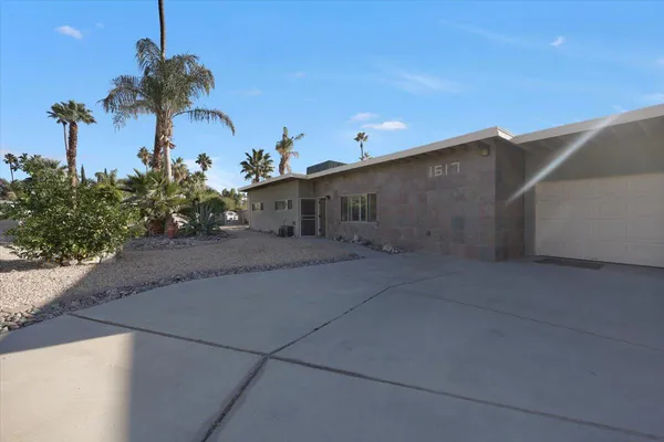$995,000 | 1617 East Paseo El Mirador, Palm Springs, CA 92262