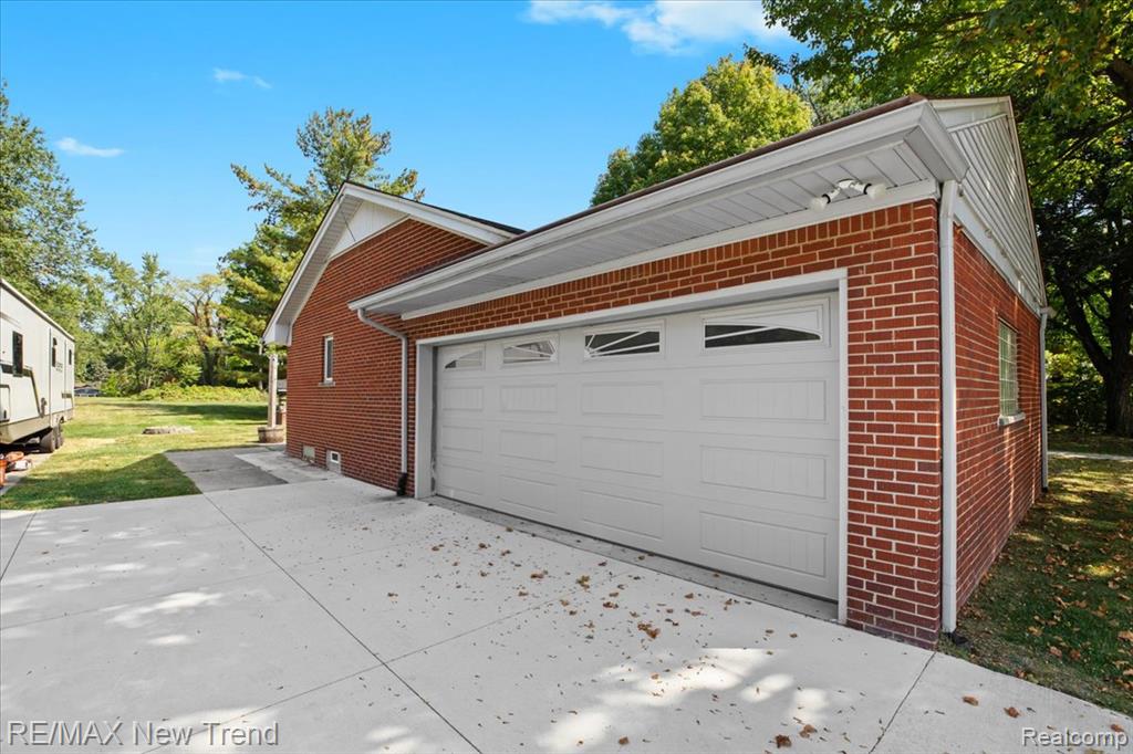 33266 Raphael Road Farmington Hills, MI 48336 - Photo 31 of 36