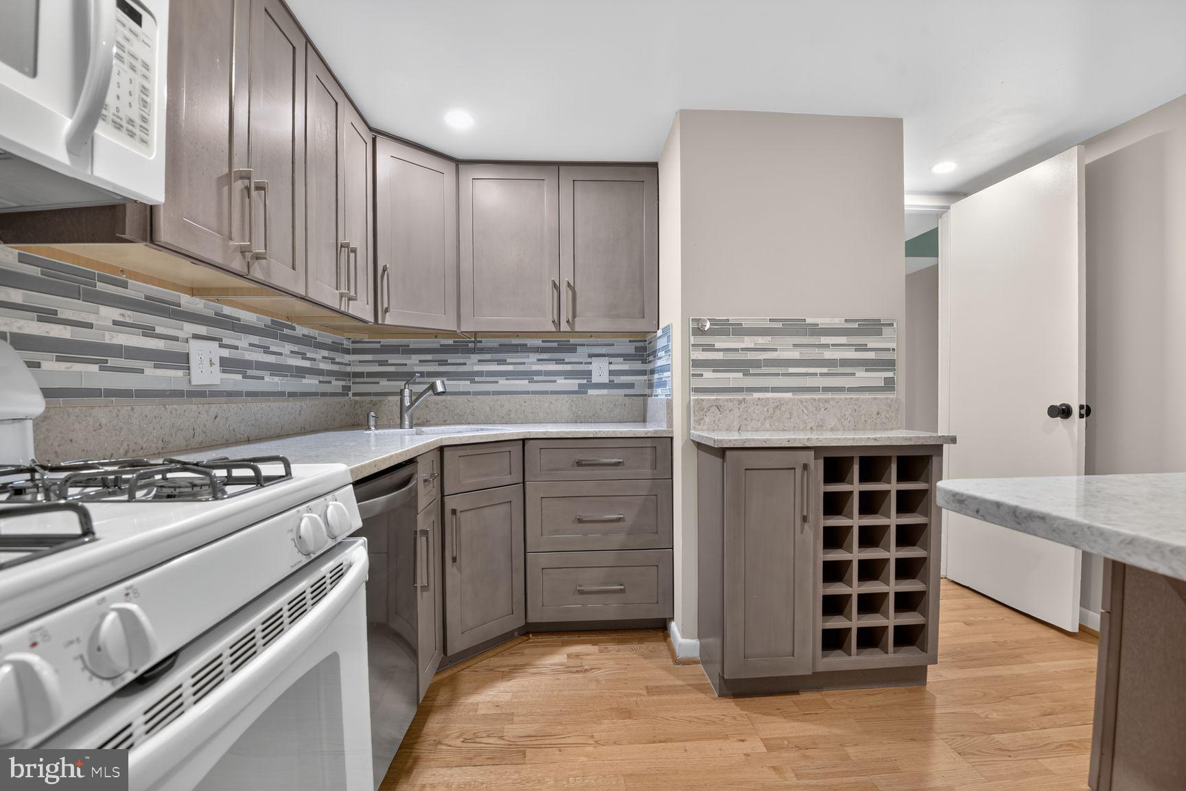 1534 Northgate Square, Unit 11C Reston, VA 20190 - Photo 10 of 37 Modern kitchen with stylish finishes.