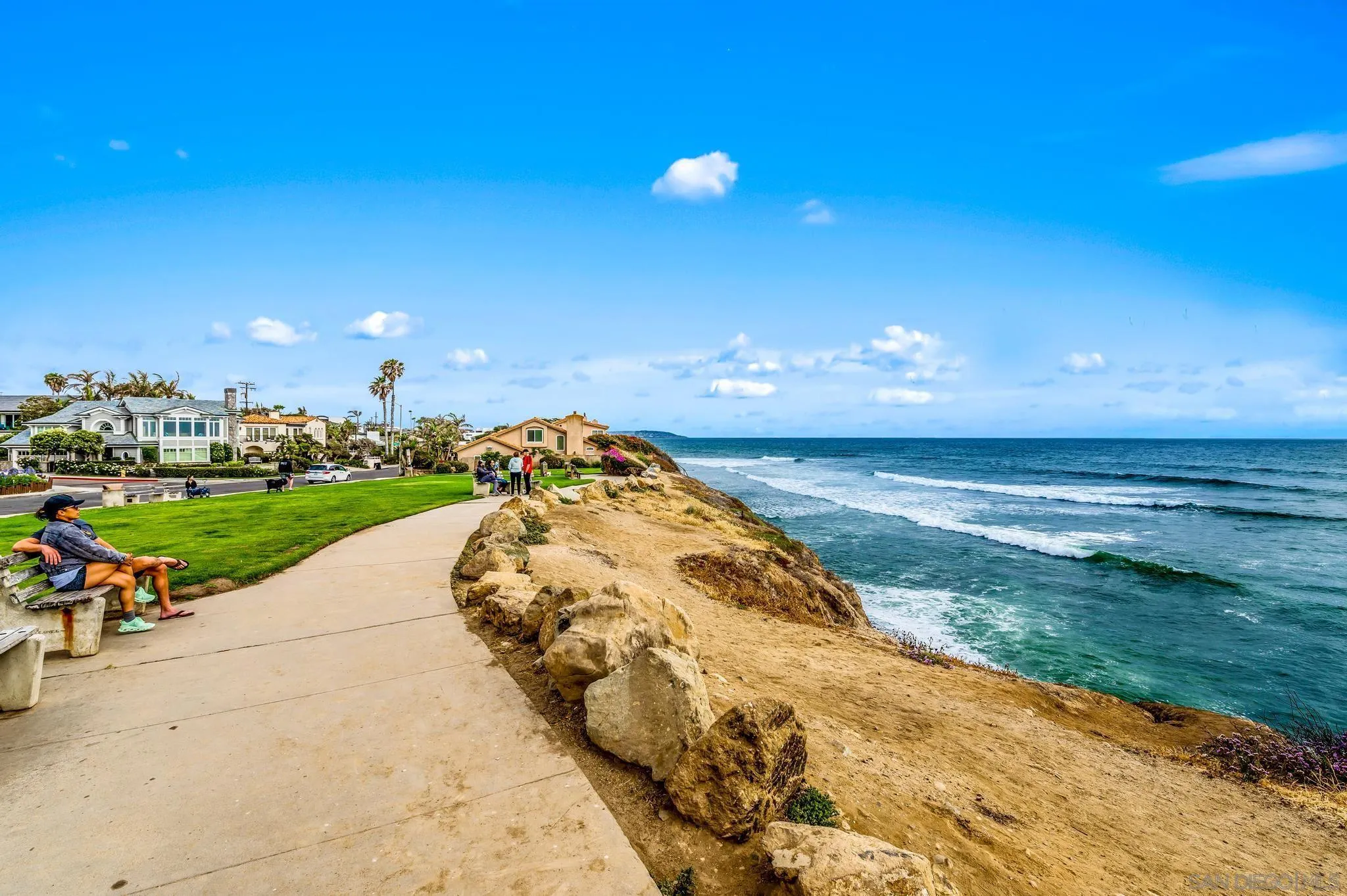 5370 La Jolla Boulevard, Unit 201B La Jolla, CA 92037 - Photo 31 of 31 a view of a lake with a big yard