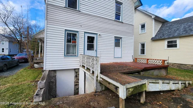 a house view with a outdoor space