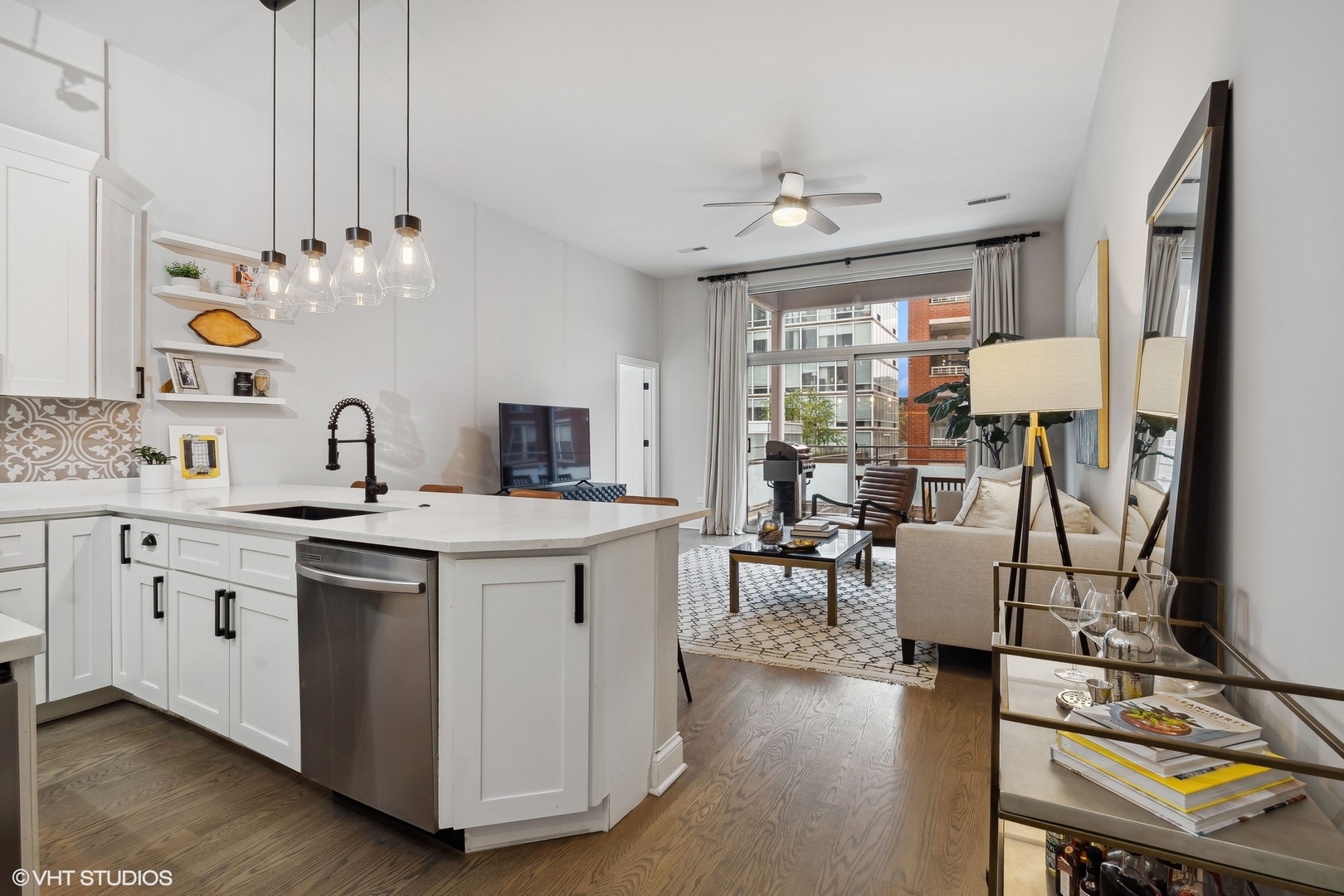 949 West Madison Street, Unit B409 Chicago, IL 60607 - Photo 2 of 16 Gallery Image 2