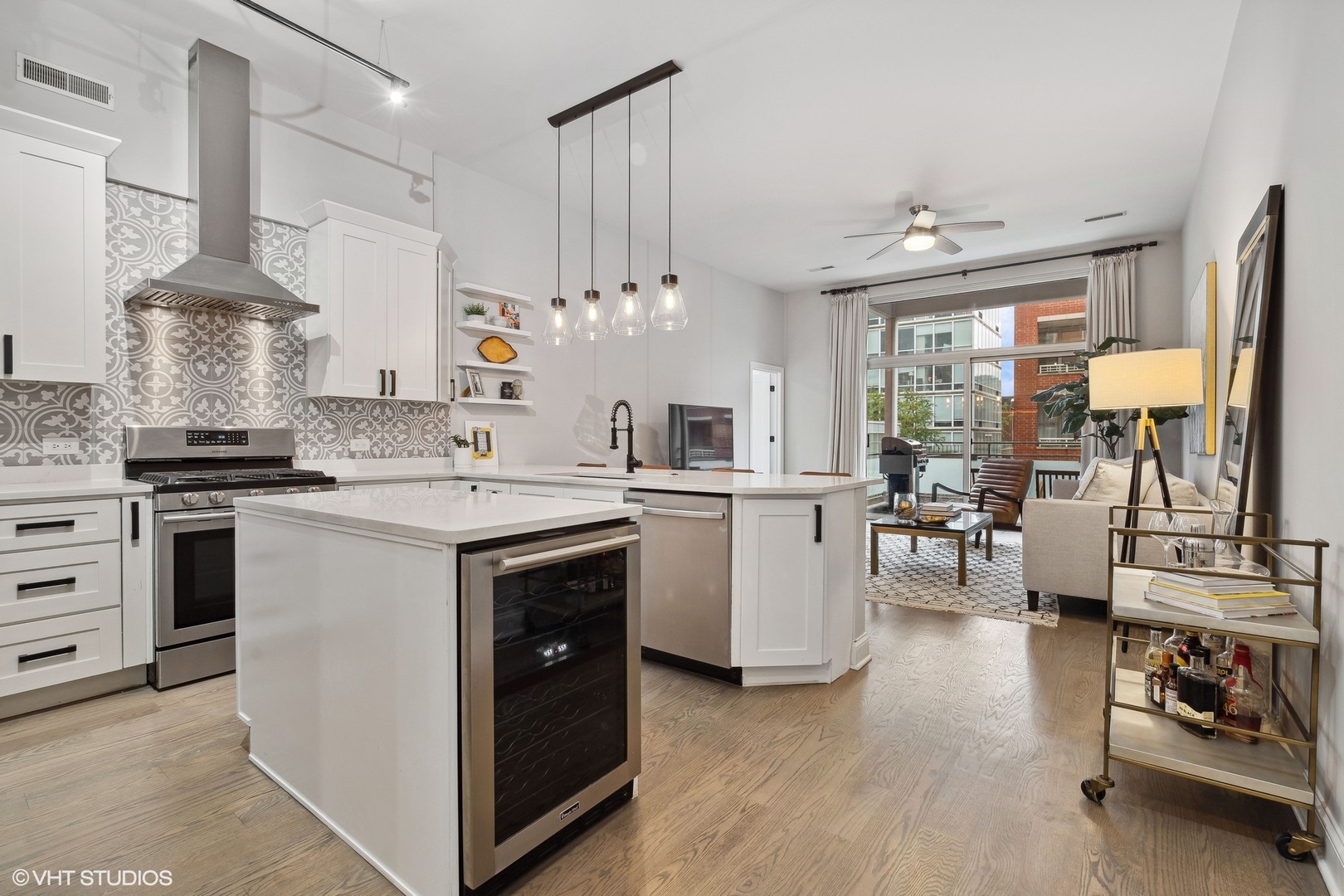 949 West Madison Street, Unit B409 Chicago, IL 60607 - Photo 7 of 16 Gallery Image 7