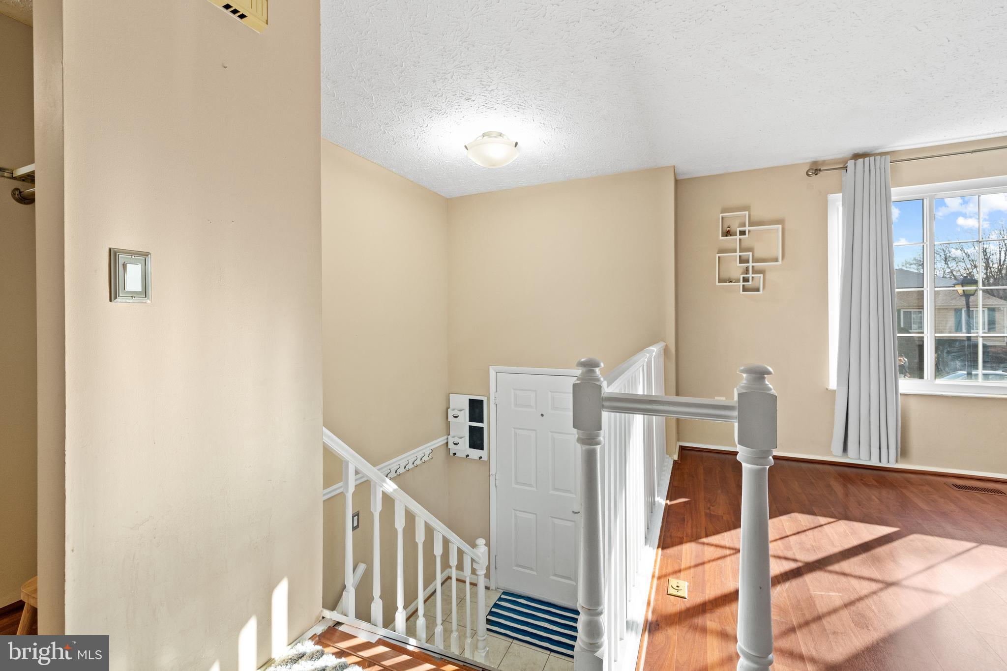 8469 Rippled Creek Court Springfield, VA 22153 - Photo 4 of 36