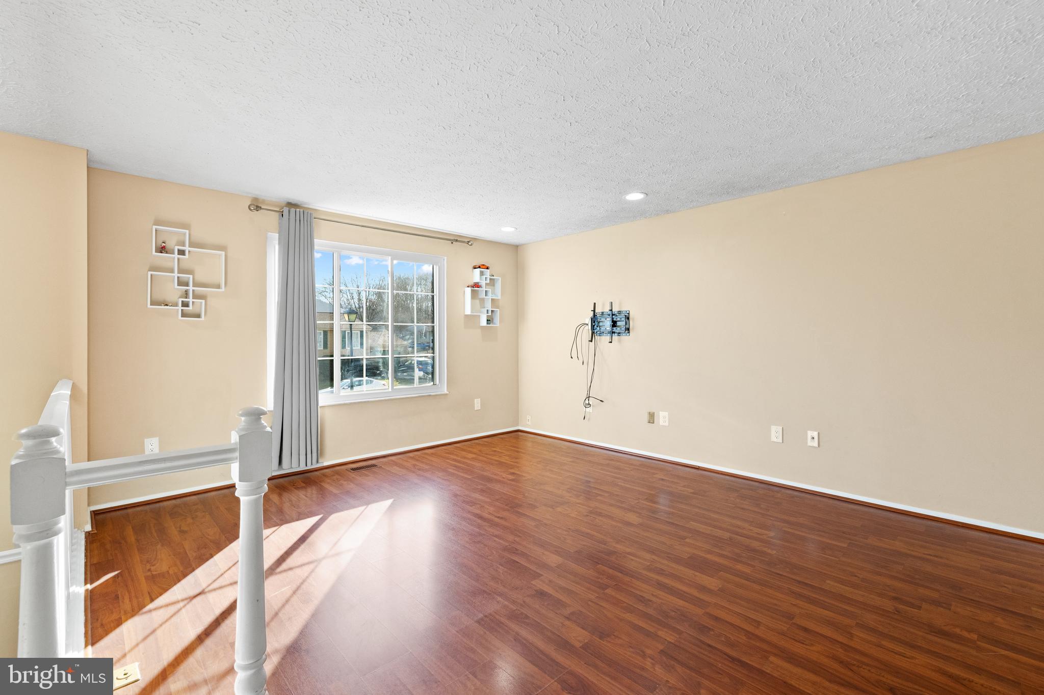 8469 Rippled Creek Court Springfield, VA 22153 - Photo 5 of 36