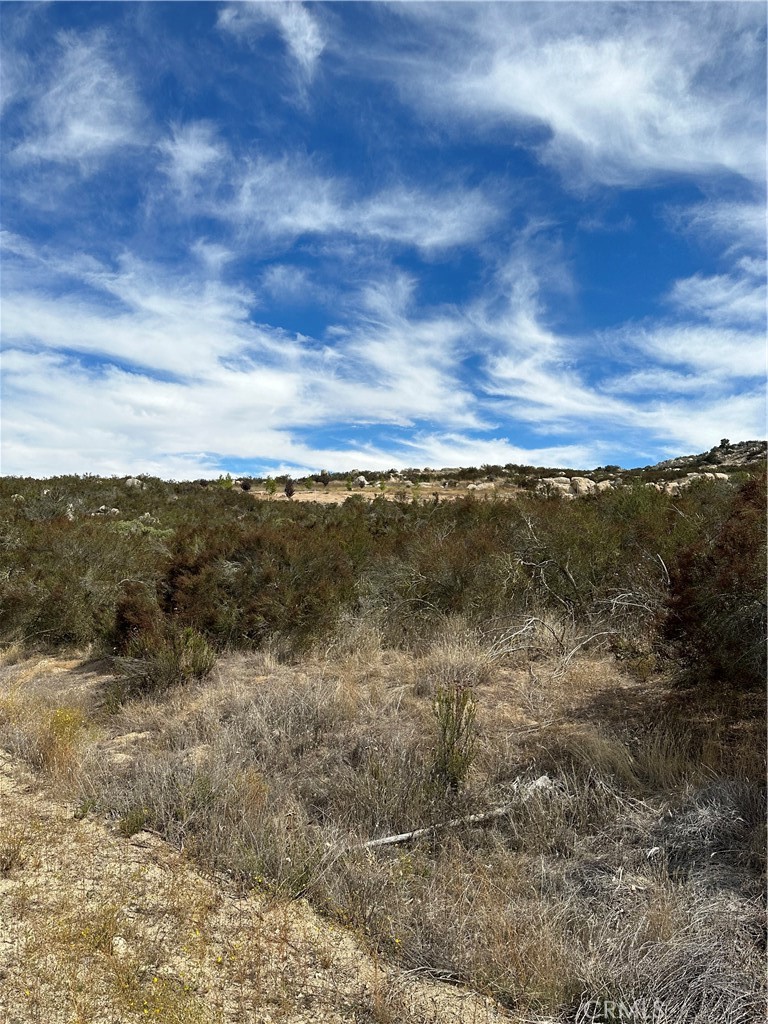 39 Sable Drive Hemet, CA 92544 - Photo 8 of 11 a view of an outdoor space with mountain view