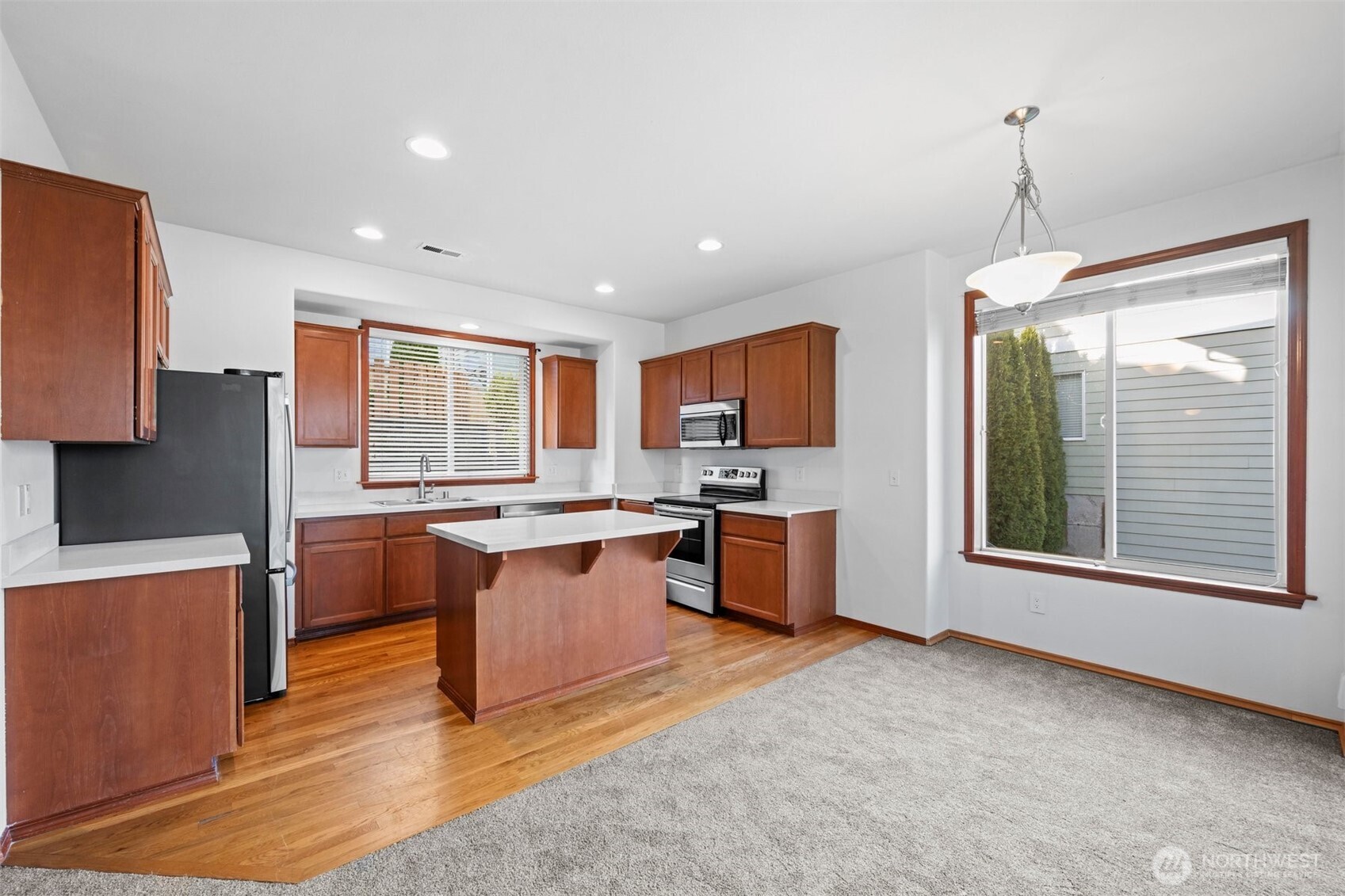 1128 Chestnut Street Everett, WA 98201 - Photo 7 of 34