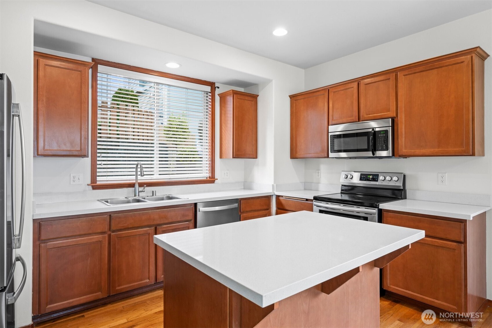 1128 Chestnut Street Everett, WA 98201 - Photo 8 of 34