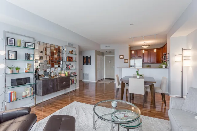 $2,495 | 545 North 1st Street, Unit 403, Minneapolis, MN 55401