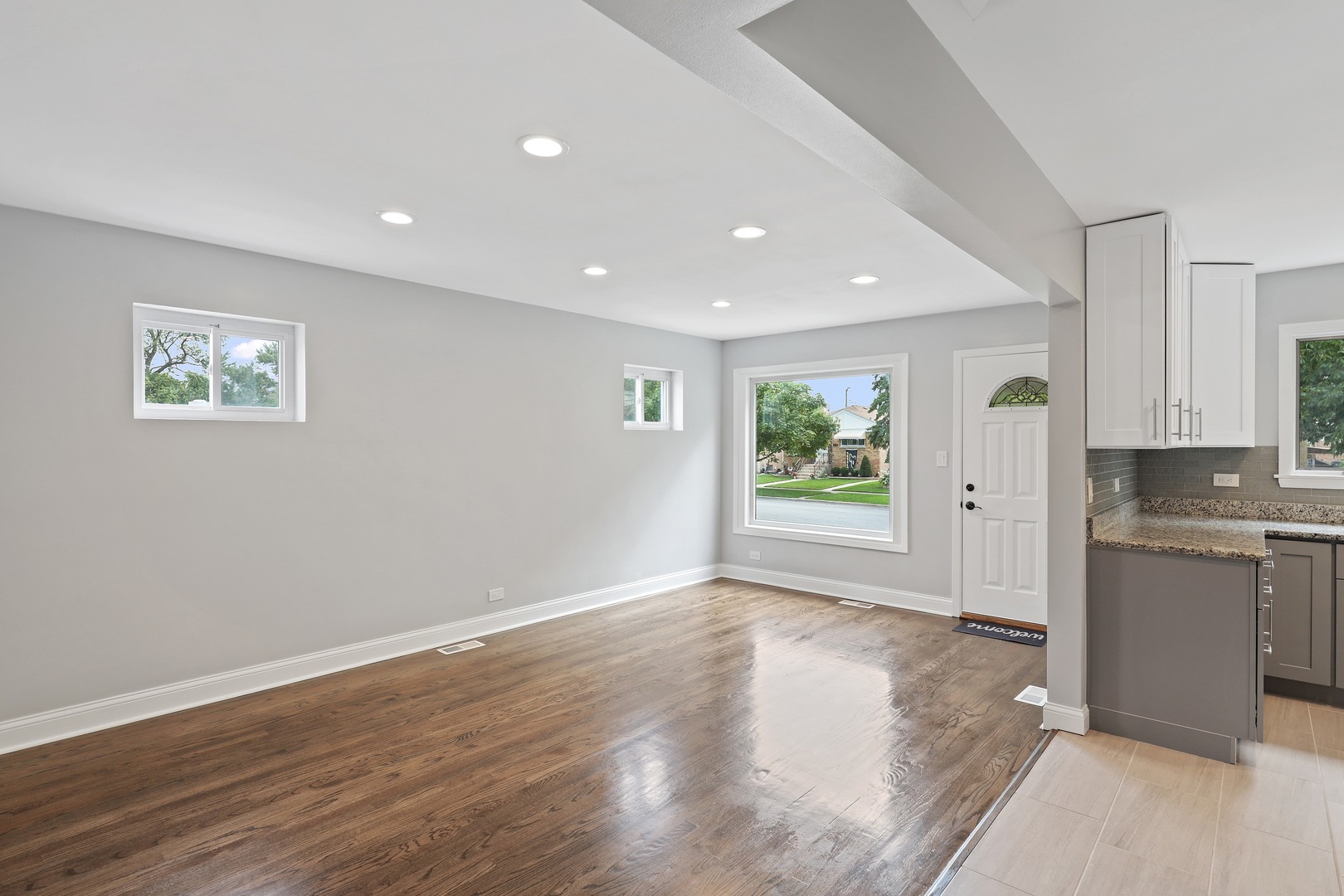 2216 Forest Avenue North Riverside, IL 60546 - Photo 4 of 18