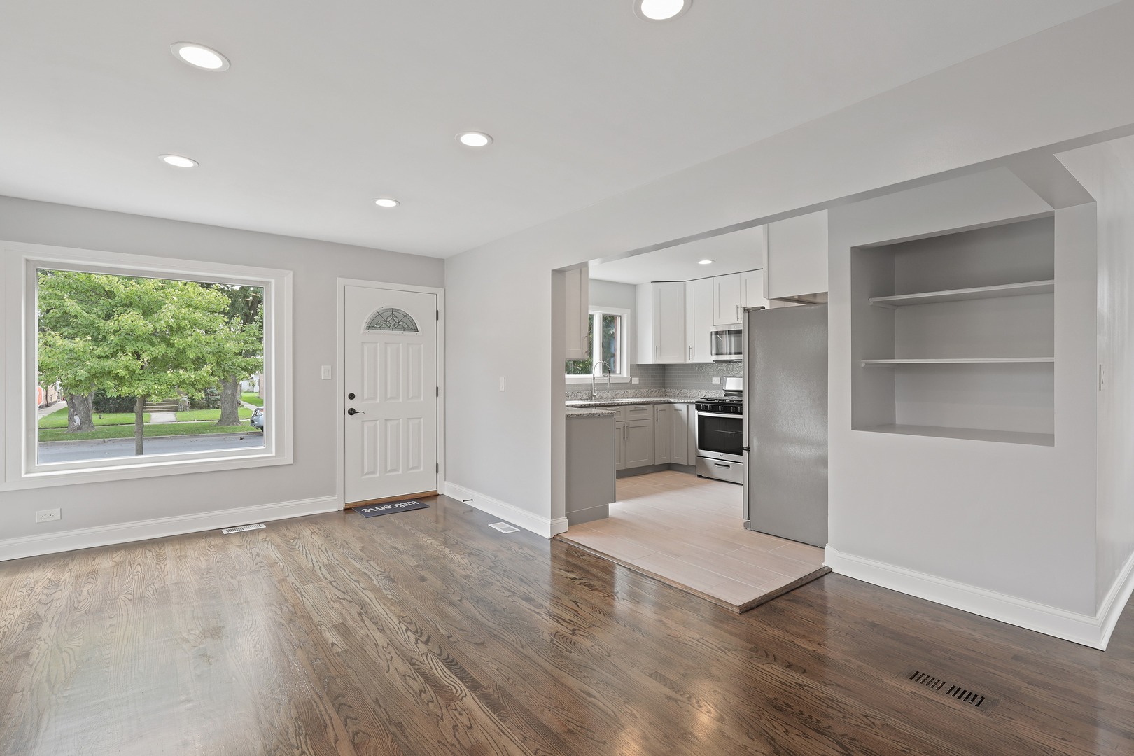 2216 Forest Avenue North Riverside, IL 60546 - Photo 5 of 18