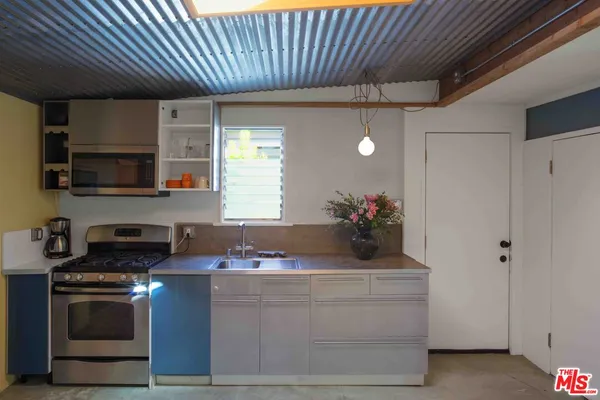 $12,000 | 2343 Eastern Court, Unit 1 & #2, Venice, CA 90291
