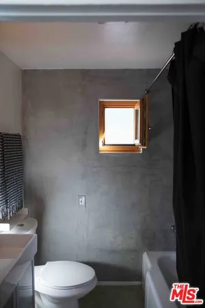 $12,000 | 2343 Eastern Court, Unit 1 & #2, Venice, CA 90291