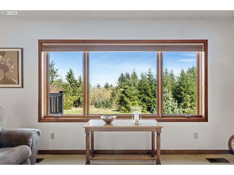 25400 Southwest Valley View Road West Linn, OR 97068 - Photo 15 of 41 Gallery Image 15