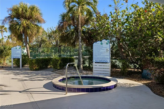 a view of a tennis court