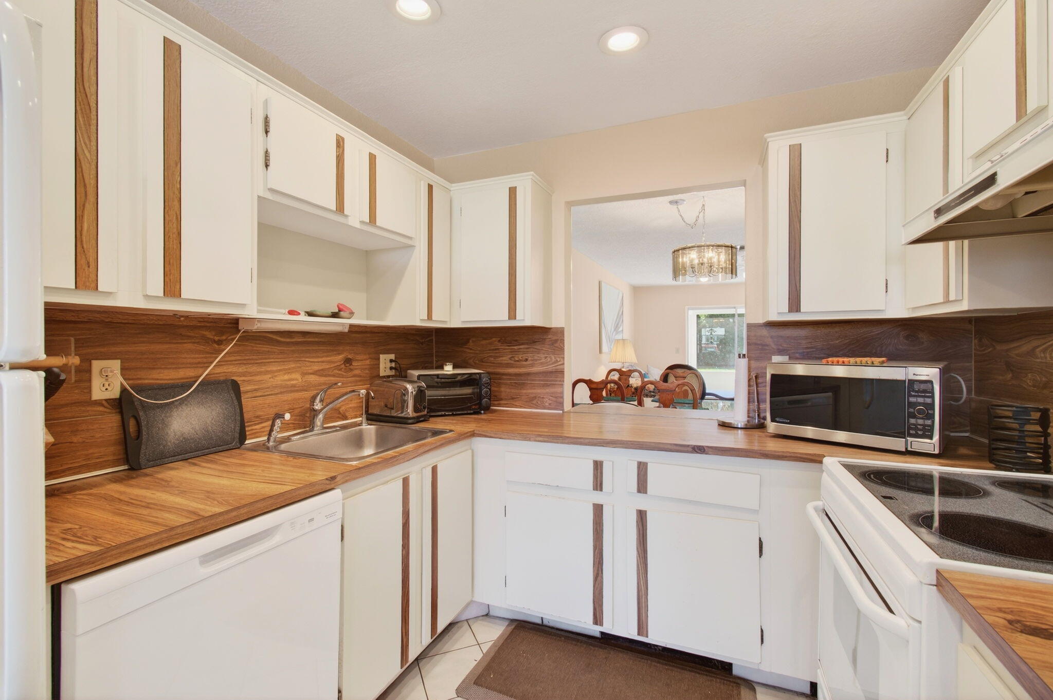 5368 Privet Place, Unit B Delray Beach, FL 33484 - Photo 4 of 44 18-web-or-mls-DSC_1634