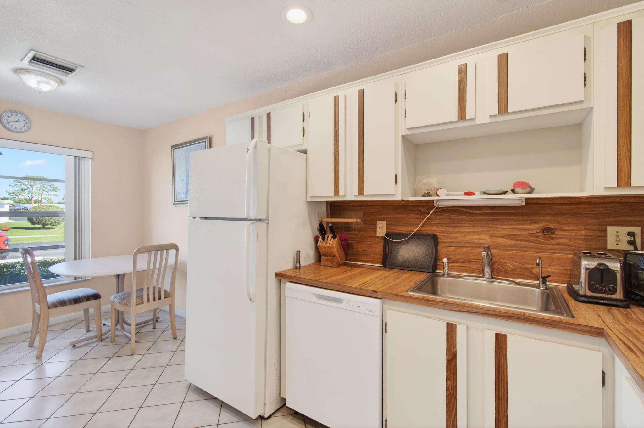 5368 Privet Place, Unit B Delray Beach, FL 33484 - Photo 6 of 44 20-web-or-mls-DSC_1653