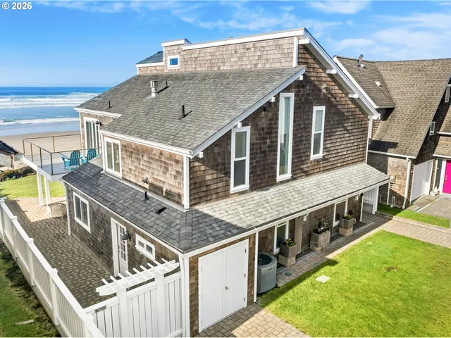 $2,699,000 | 3772 Pacific Street, Cannon Beach, OR 97110