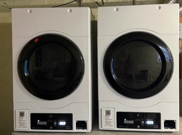 a close up view of a washer and dryer