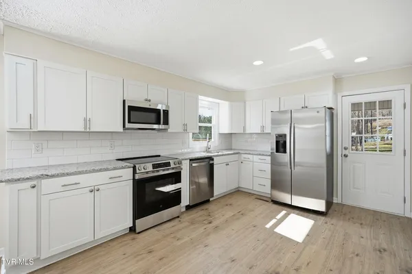 $229,000 | 1506 Mountain View Avenue East, Big Stone Gap, VA 24219