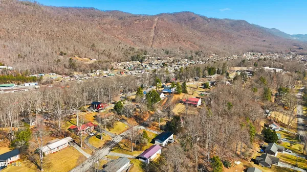 $229,000 | 1506 Mountain View Avenue East, Big Stone Gap, VA 24219