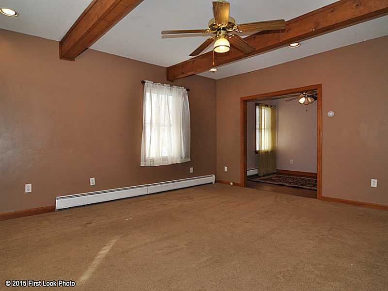 83 Crescent Road Pawtucket, RI 02861 - Photo 3 of 25 Living Room.