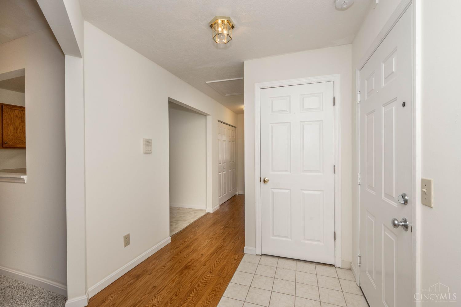 831 Neeb Road, Unit 4 Cincinnati, OH 45233 - Photo 7 of 38 Gallery Image 7