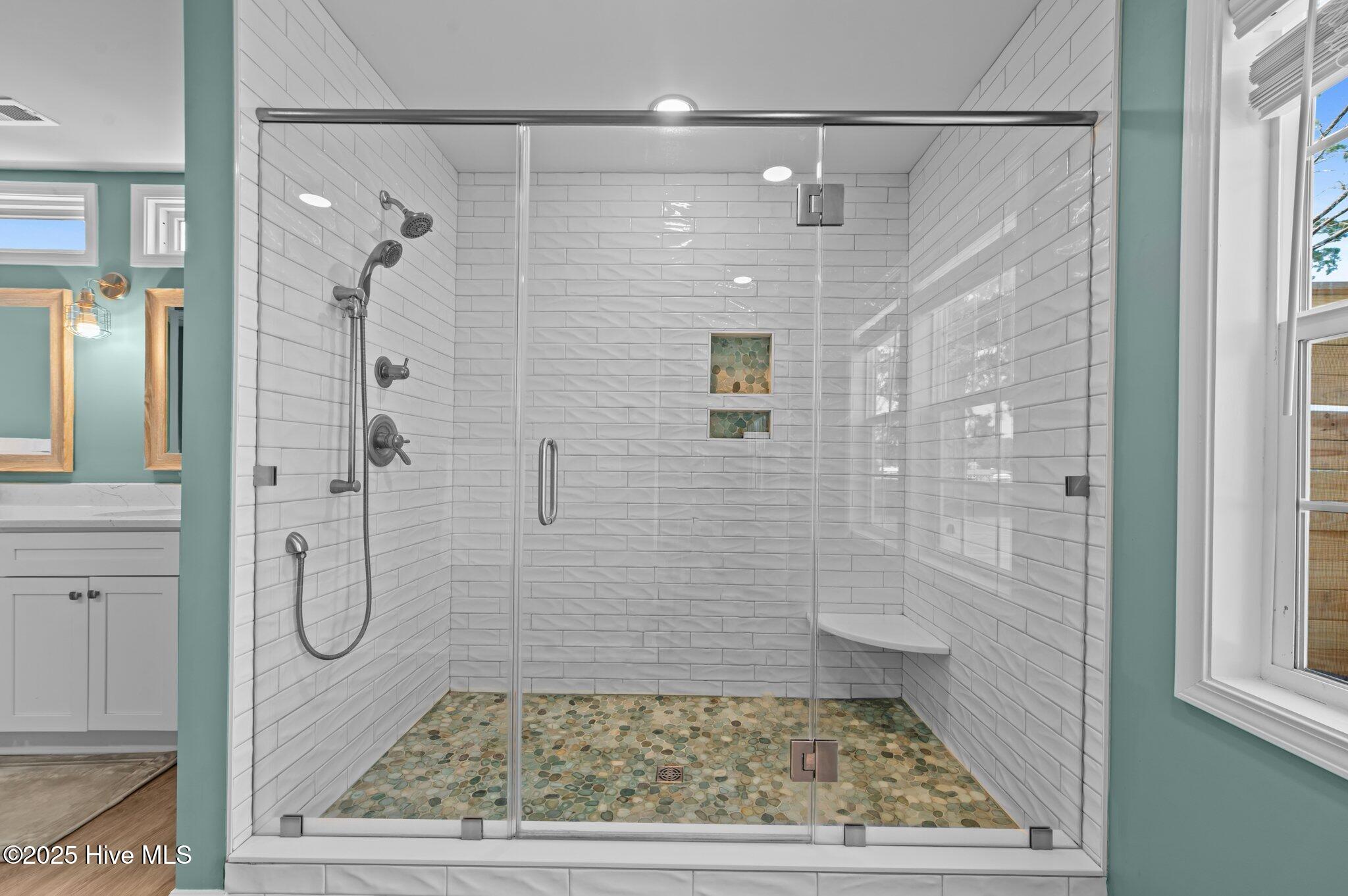 109 Edgewater Beach Road Washington, NC 27889 - Photo 13 of 70 48-web-or-mls-LHV_5602