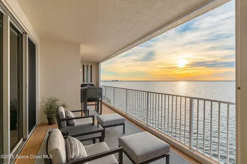 a view of a garden area