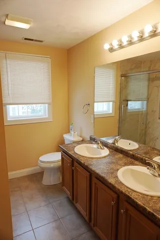 $3,200 | 118 Smith Street, Unit 118, Lowell, MA 01851