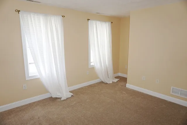 $3,200 | 118 Smith Street, Unit 118, Lowell, MA 01851