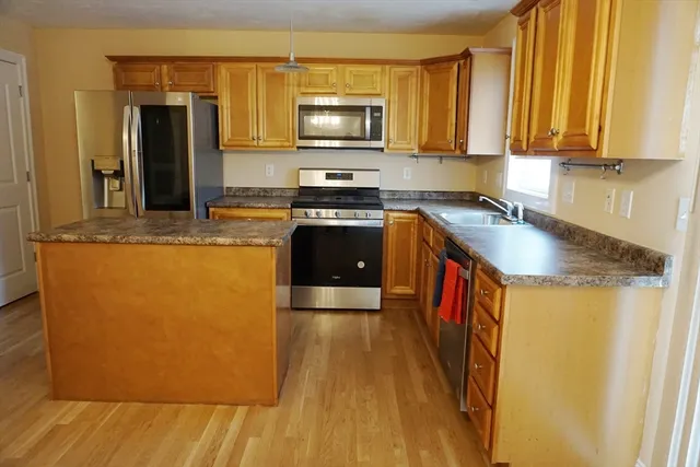 $3,200 | 118 Smith Street, Unit 118, Lowell, MA 01851